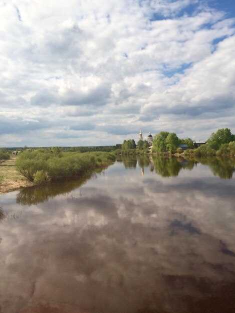 Обводнение и гидрологические режимы в разных частях реки